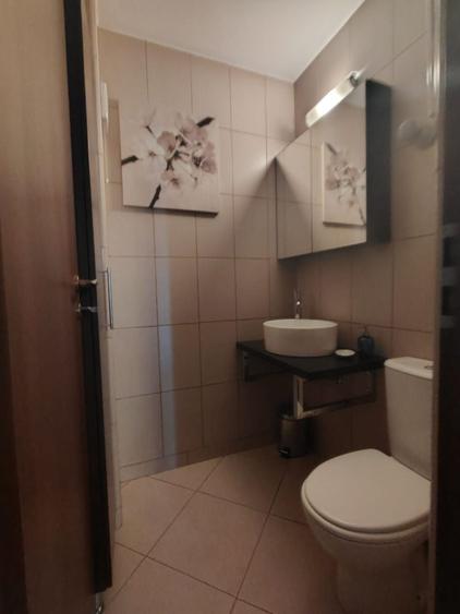 Apartament cu 3 camere decomandat, mobilat în Națiunile Unite