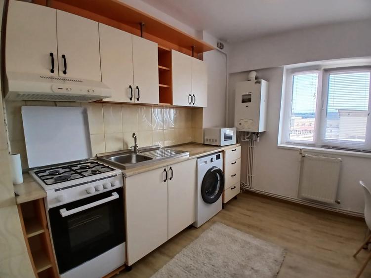 Apartament cu 2 camere de închiriat, zona Gară, 475 € - 4