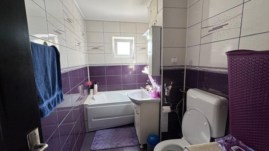 Apartament cu 4 camere, mobilat în Soarelui