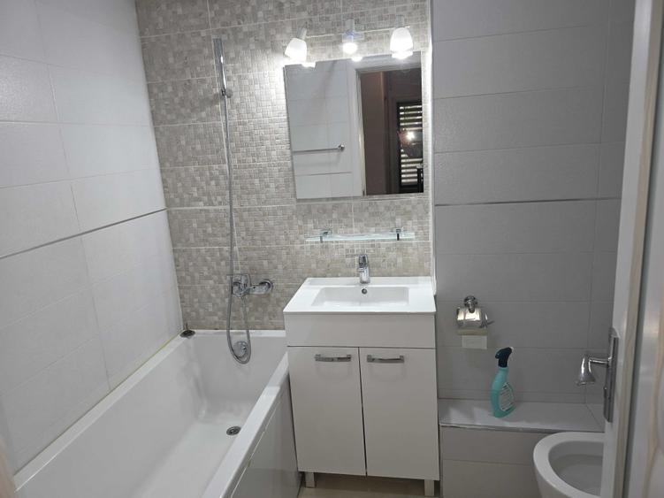 Apartament cu 2 camere decomandat în Craiovei