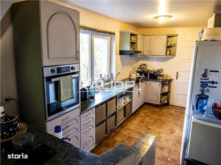 Casă cu 4 camere cu Teren 2900 Mp în Central