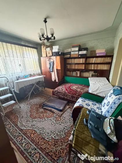 Apartament cu 3 camere decomandat în 1 Mai