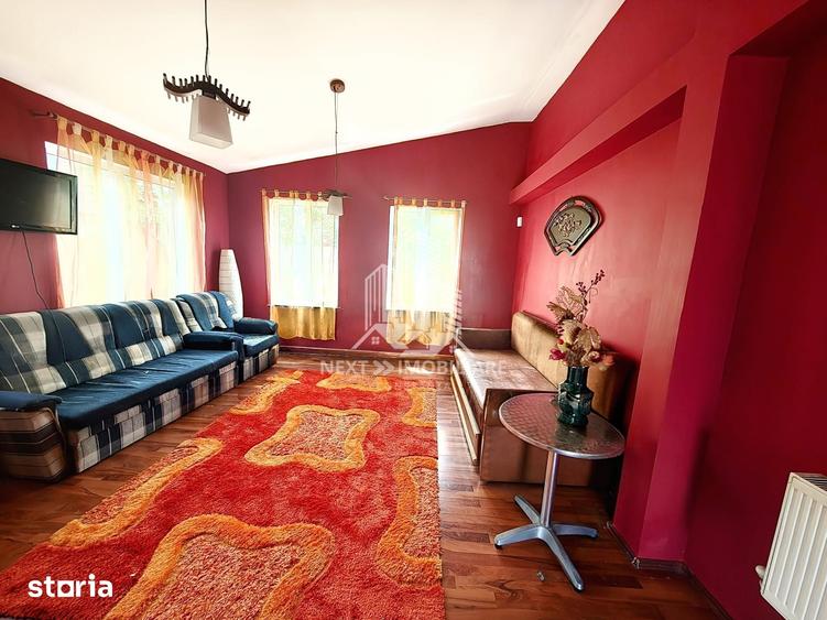 Casă cu 8 camere cu Teren 492 Mp în Central