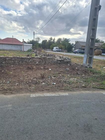 Casă cu 3 camere cu Teren 1700 Mp în Nuntași