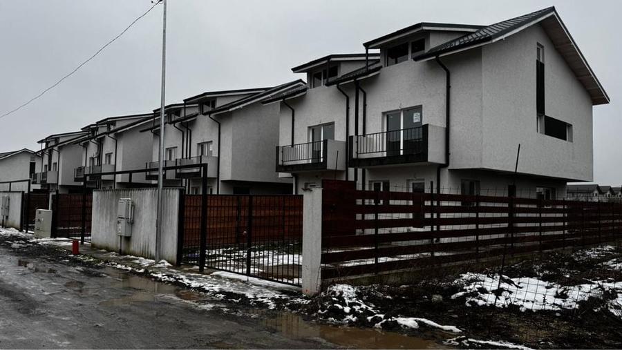 Casă cu 4 camere în Central