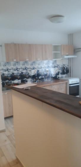 Apartament cu 2 camere decomandat în Tei