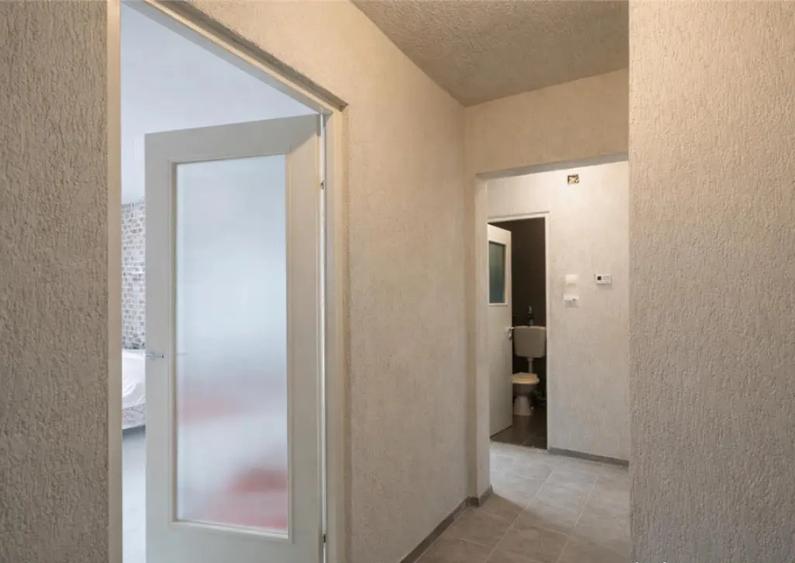 Apartament cu 2 camere decomandat, mobilat în Central