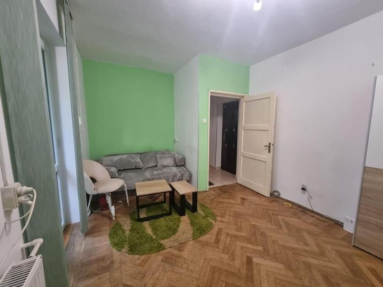 Garsonieră decomandată, mobilată în Baba Novac