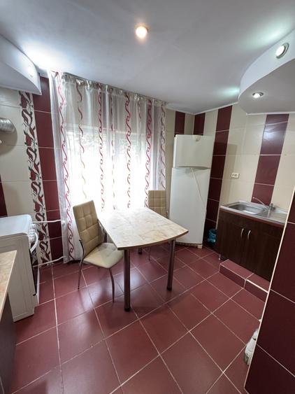 Garsonieră decomandată, mobilată în Cantacuzino