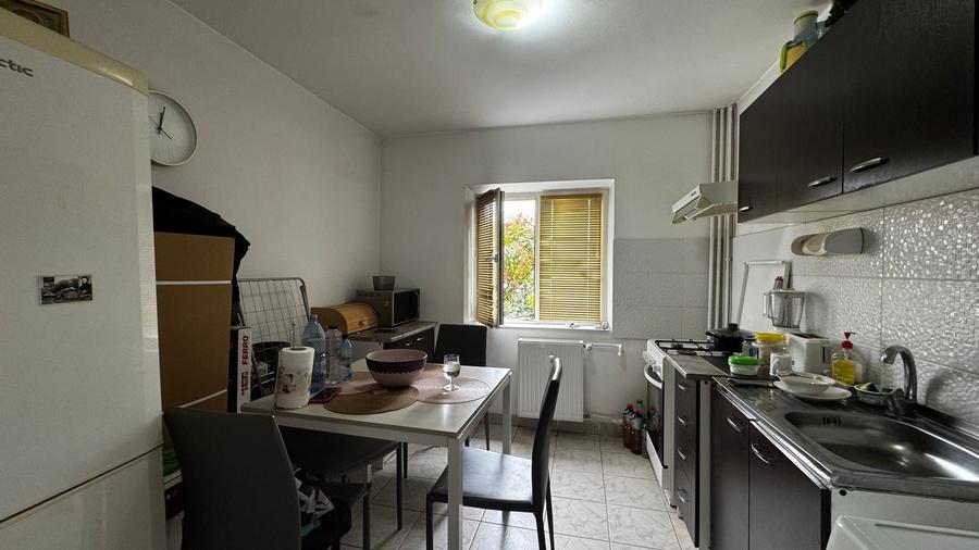 Apartament cu 2 camere decomandat, mobilat în Sălaj