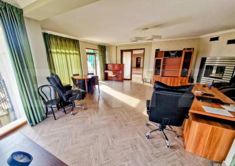 Casă cu 5 camere cu Teren 1223 Mp în Central