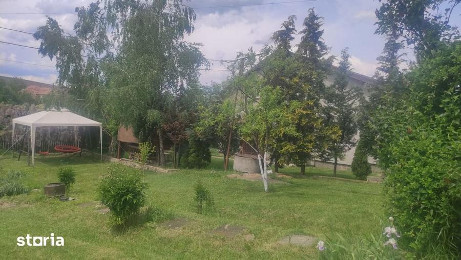 Casă cu 4 camere cu Teren 2600 Mp în Sânpaul