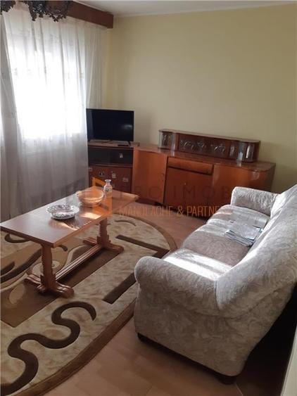 Apartament cu 3 camere decomandat în Dorobanți 1