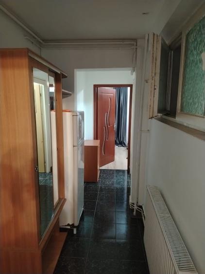 Apartament cu 2 camere nedecomandat, mobilat în Titan