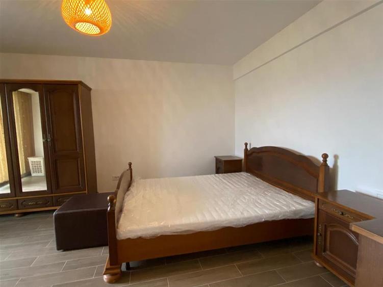 Garsonieră decomandată în Vișani