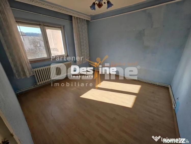 Apartament cu 2 camere decomandat în Mircea cel Bătrân