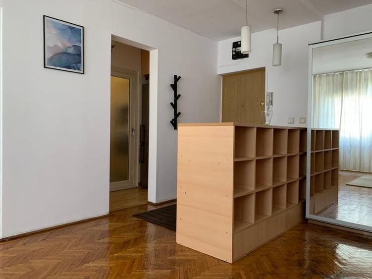 Apartament cu 2 camere semidecomandat, mobilat în Sala Palatului