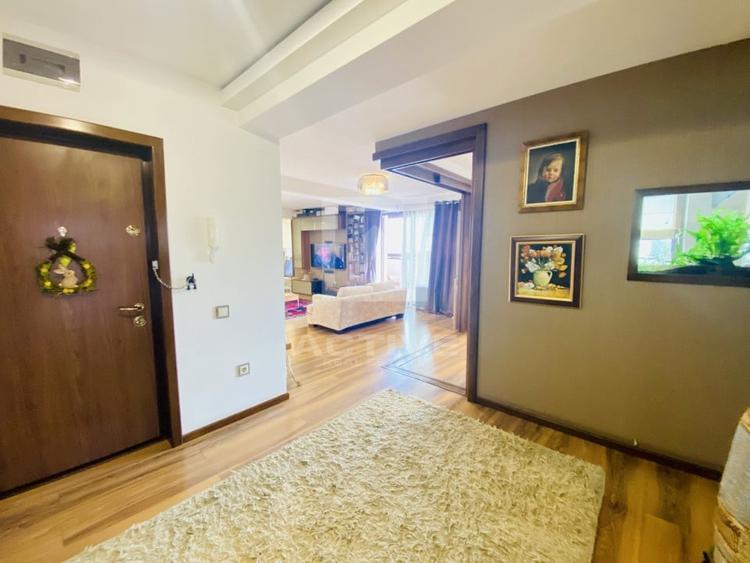 Apartament cu 3 camere semidecomandat, mobilat în Gheorgheni