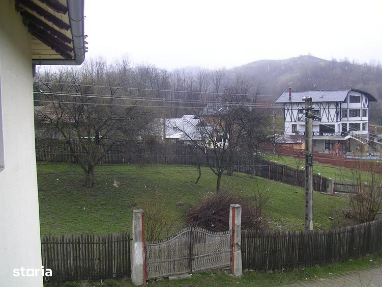 Casă cu 6 camere cu Teren 522 Mp în Central