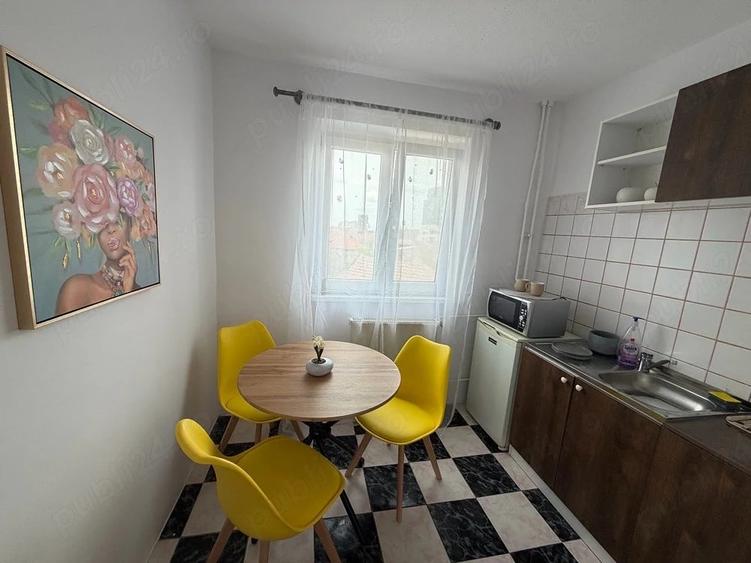 Garsonieră decomandată în Complex Studențesc