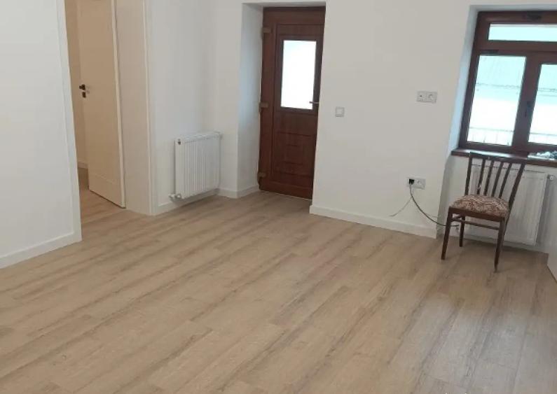 Apartament cu 2 camere nedecomandat în Independenței