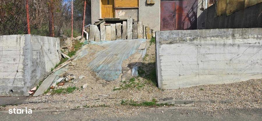 Casă cu 4 camere cu Teren 330 Mp în Central