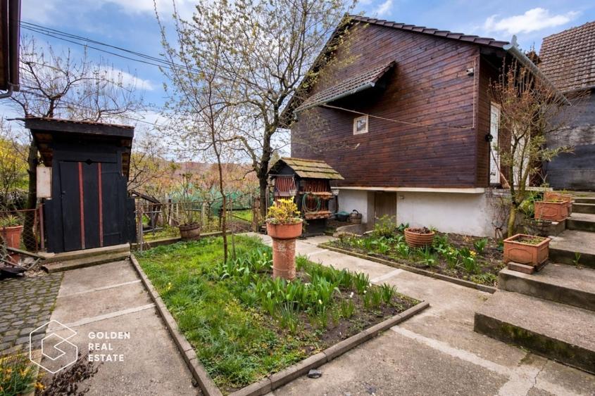Casă individuală cu 3 camere cu Canalizare în Central