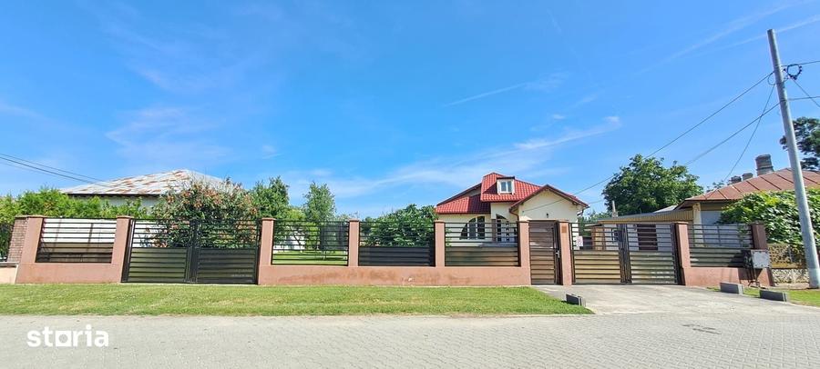 Casă cu 6 camere cu Teren 1400 Mp în Florești