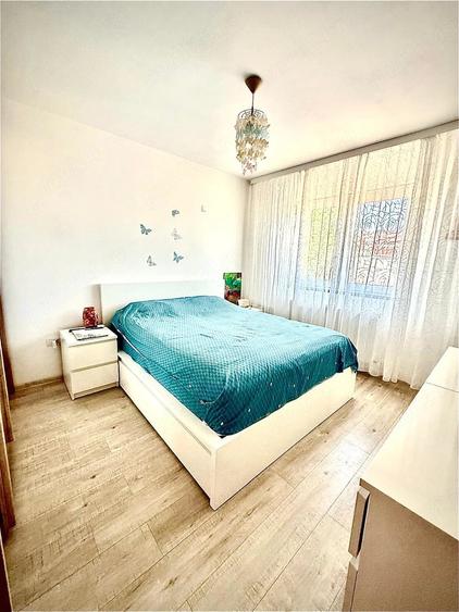 Apartament cu 3 camere decomandat, mobilat în Est