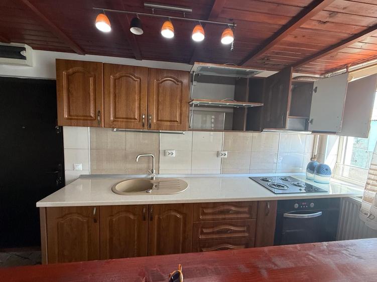 Apartament cu 2 camere decomandat în Micro 6