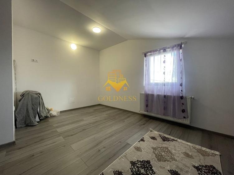 Casă cu 4 camere cu Teren 375 Mp în Central