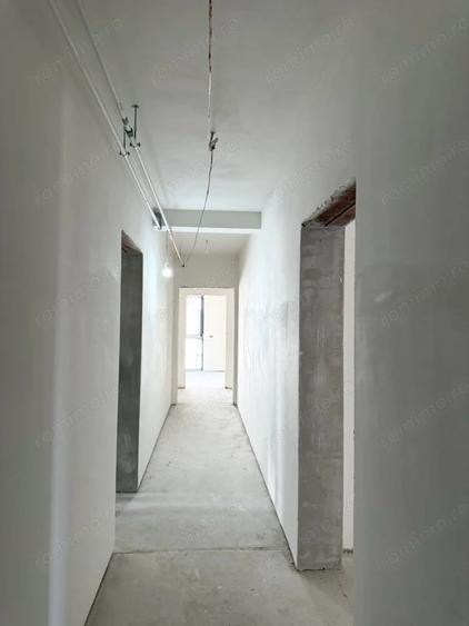 Apartament cu 2 camere decomandat în Plopi