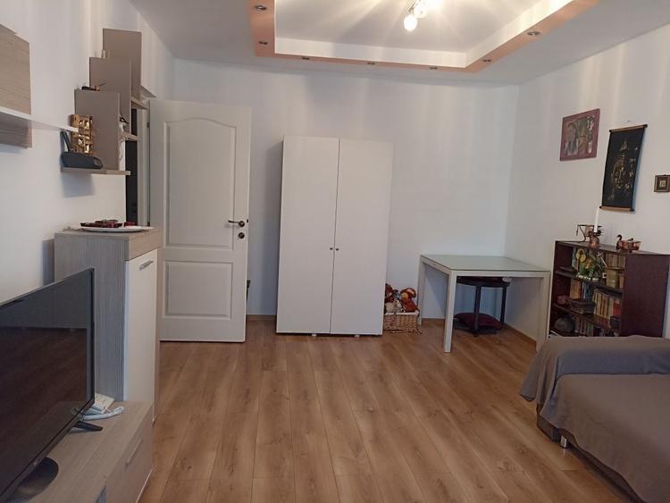 Apartament cu 3 camere decomandat în 1 Decembrie 1918