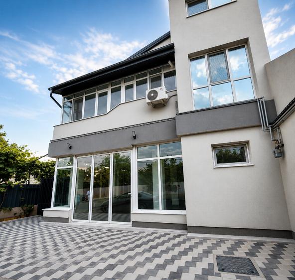 Casă individuală cu 5 camere cu Teren 100 Mp în Fundeni