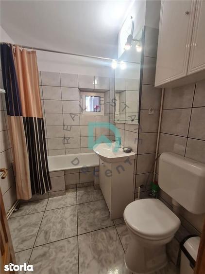 Apartament cu 3 camere decomandat, mobilat în Valea Cetății