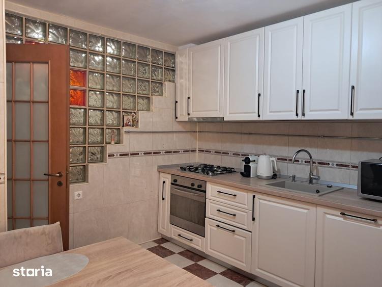 Apartament cu 4 camere în Republicii