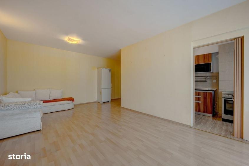 Apartament cu 4 camere decomandat în Titan