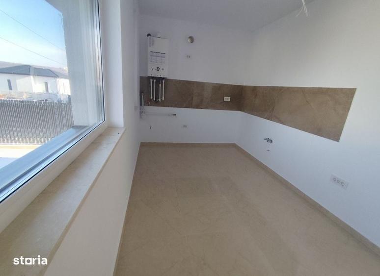 Casă cu 4 camere cu Teren 220 Mp în Rediu