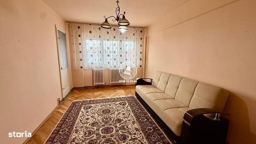 Apartament cu 3 camere decomandat în Alexandru cel Bun