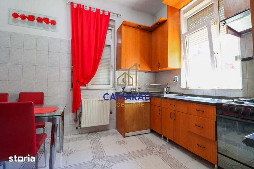 Casă cu 9 camere cu Teren 50 Mp în Tei
