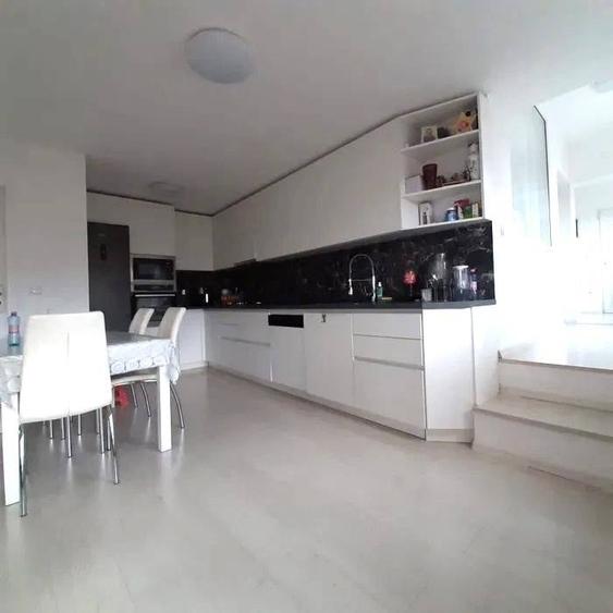 Casă cu 4 camere cu Teren 430 Mp în Dâmbul Rotund