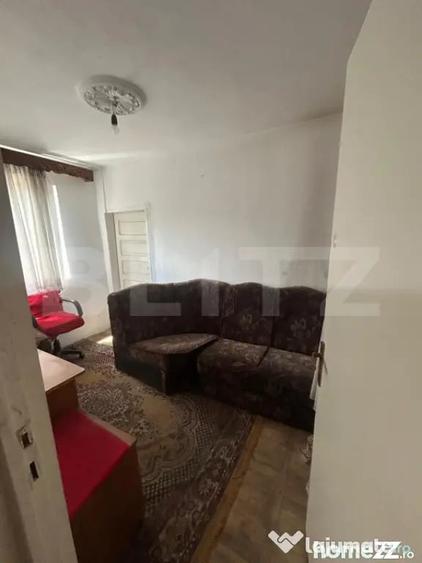 Apartament cu 3 camere semidecomandat în Micro 9