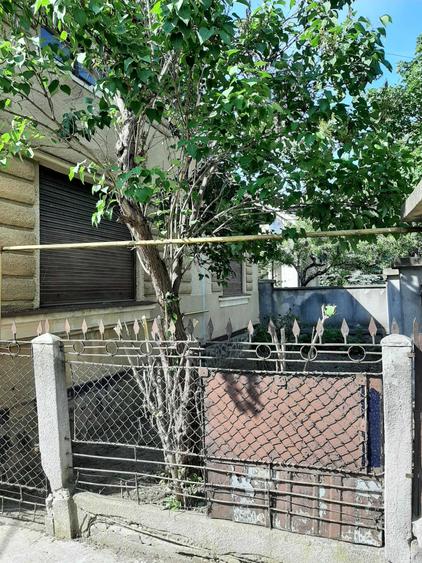 Casă cu 3 camere în Central