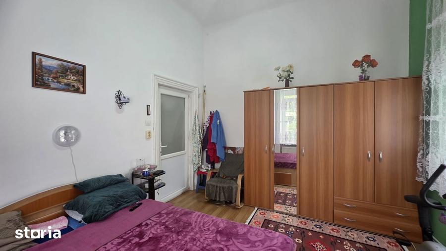 Apartament cu 5 camere în Armeneasca