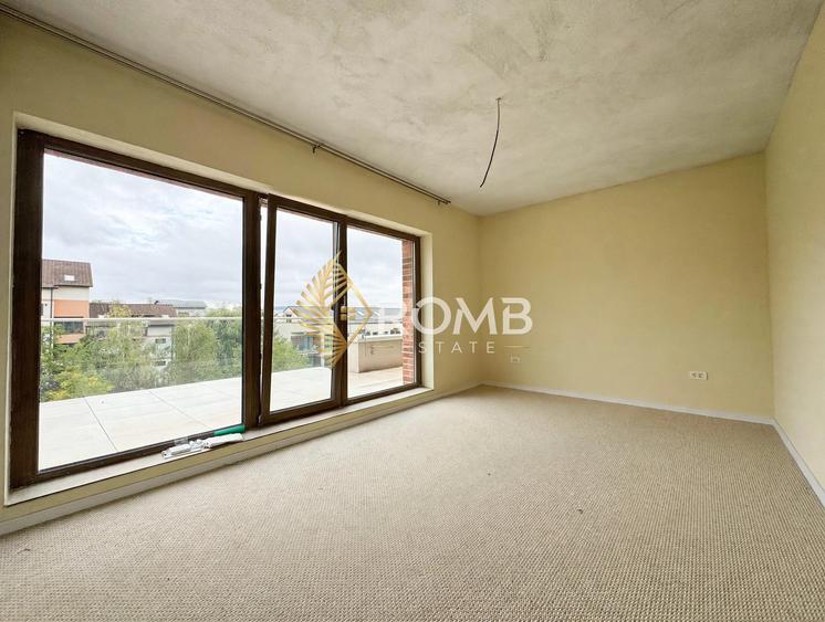 Apartament cu 3 camere semidecomandat, mobilat în Borhanci