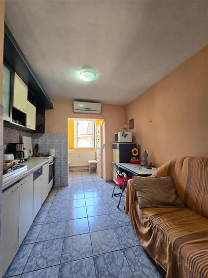Apartament cu 2 camere decomandat în Nicolina