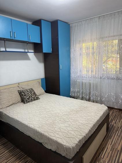 Apartament cu 3 camere decomandat în Vest