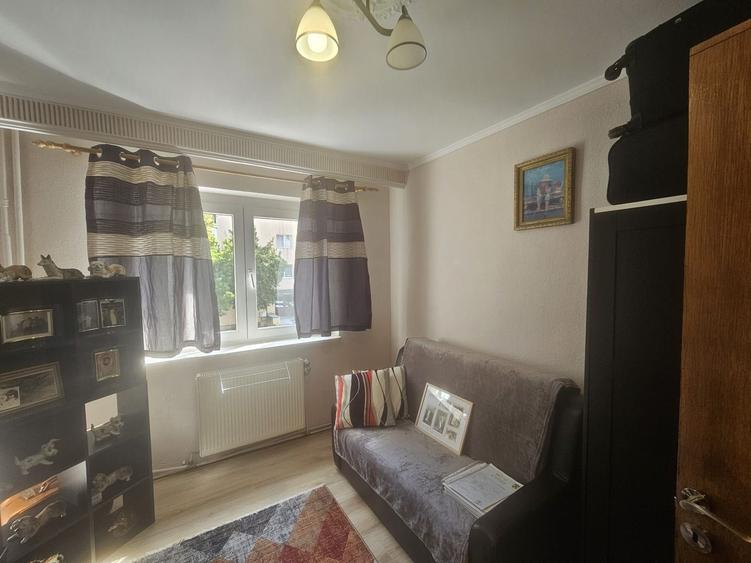 Apartament cu 4 camere decomandat în Exercițiu