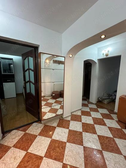 Vand casa cu garaj Piata Mare - 4