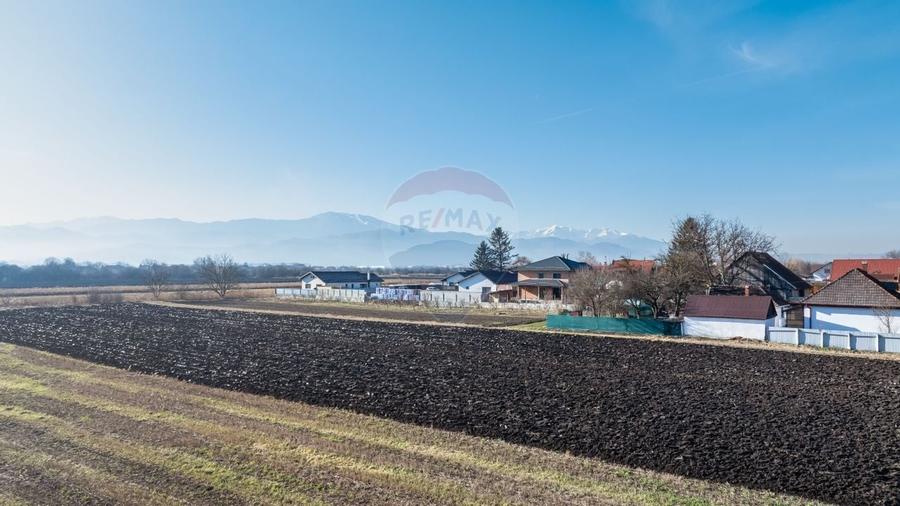 Teren intravilan 9.000 mp pentru dezvoltare rezidențială sau mixtă - 9